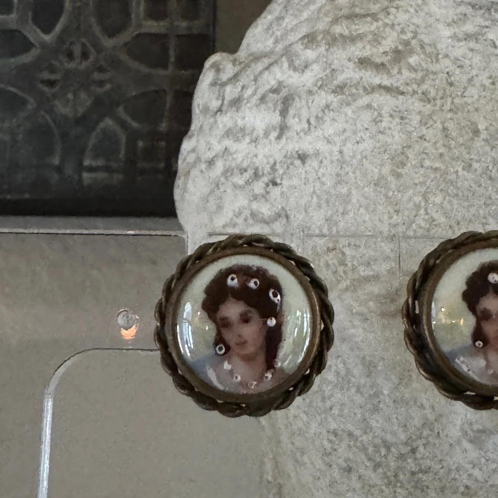 Vintage Limoges France Elegant Victorian‎ Revival Clip-On Earrings